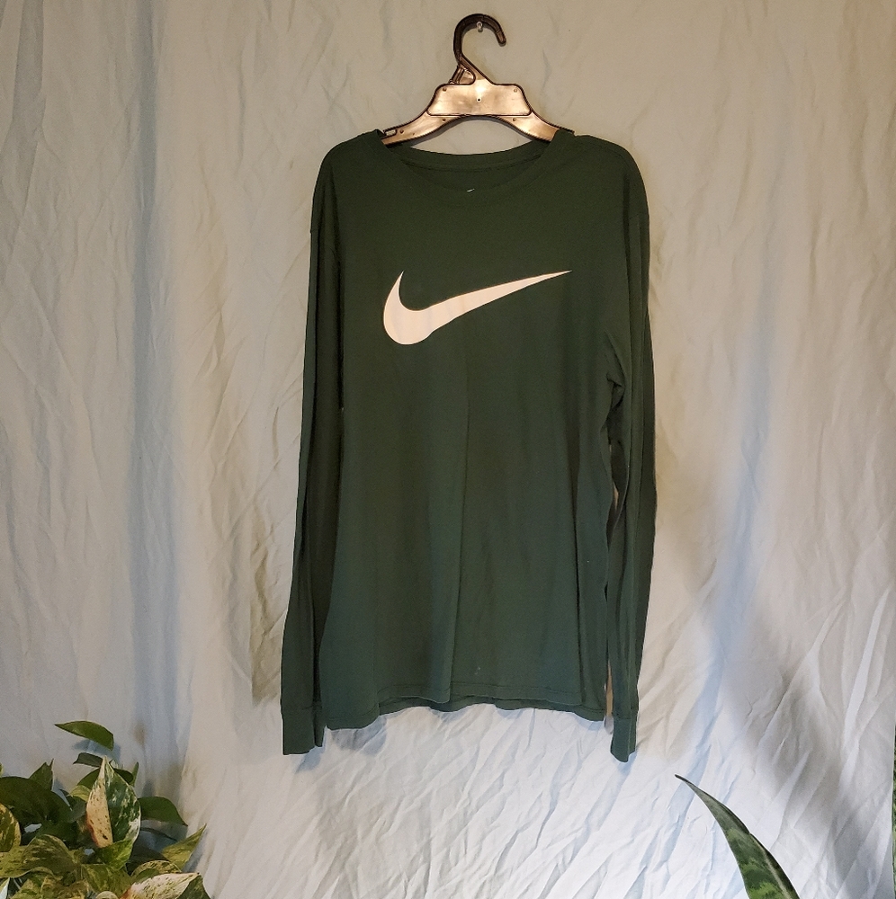 NWOT Dark Green Nike Long Sleeved T Shirt